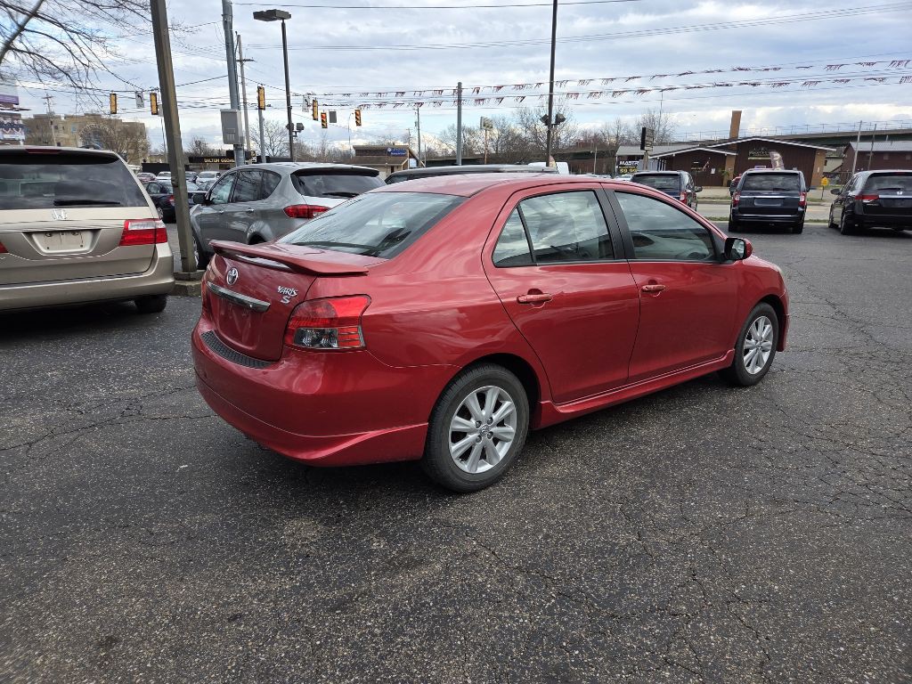 2010 Toyota Yaris Image 3