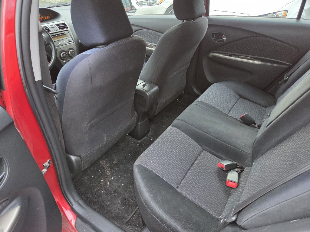 2010 Toyota Yaris Image 15