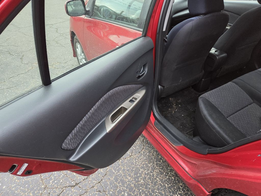 2010 Toyota Yaris Image 16