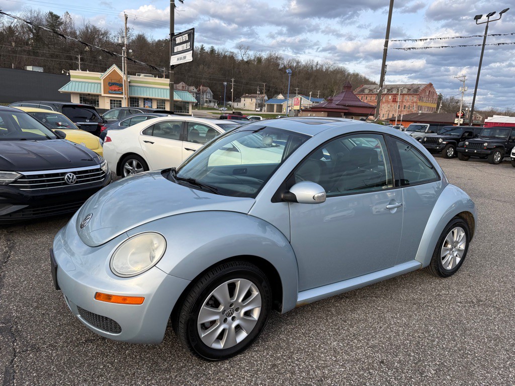 2009 Volkswagen Beetle Image 1