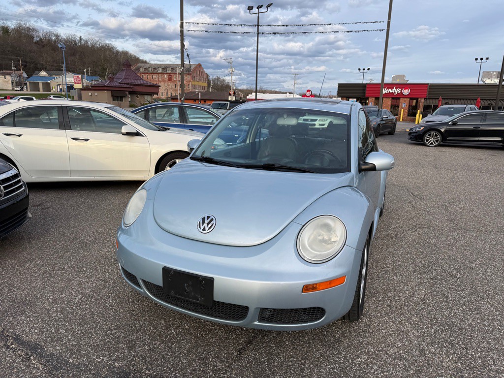 2009 Volkswagen Beetle Image 4