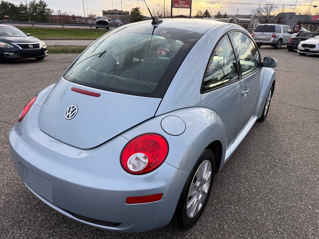 2009 Volkswagen Beetle Image 7