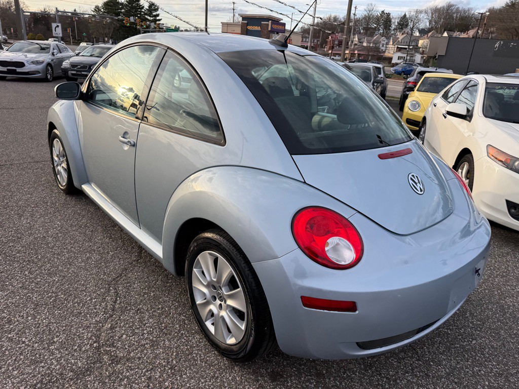 2009 Volkswagen Beetle Image 10