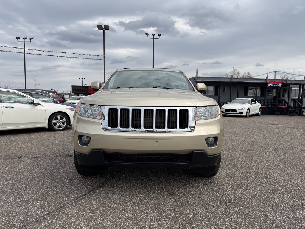 2011 Jeep Grand Cherokee Image 2