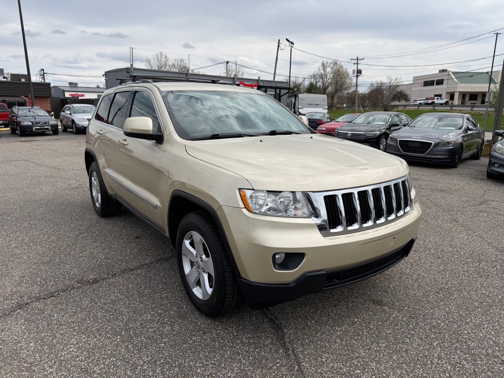2011 Jeep Grand Cherokee Image 3