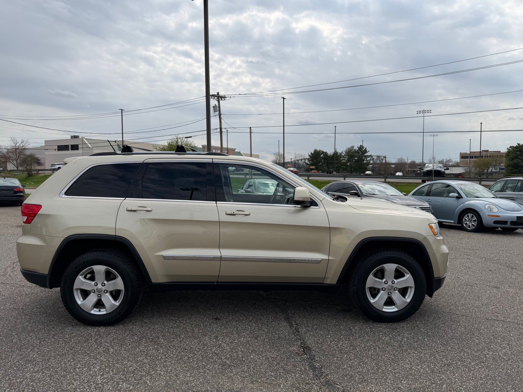 2011 Jeep Grand Cherokee Image 4