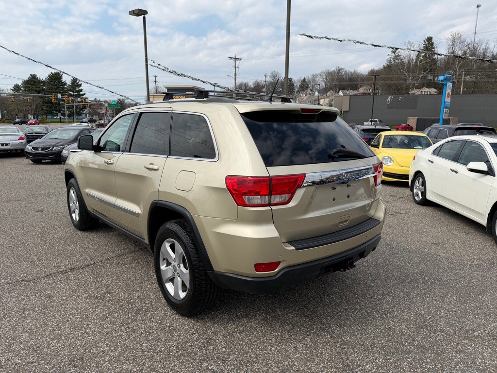 2011 Jeep Grand Cherokee Image 7