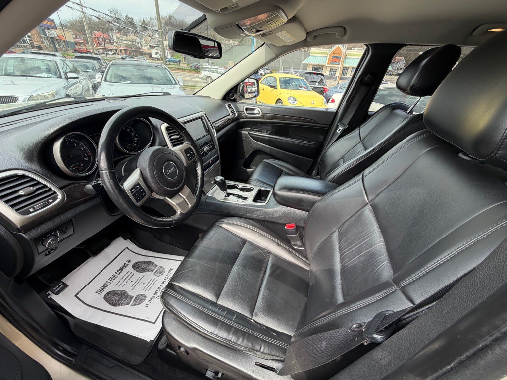 2011 Jeep Grand Cherokee Image 9