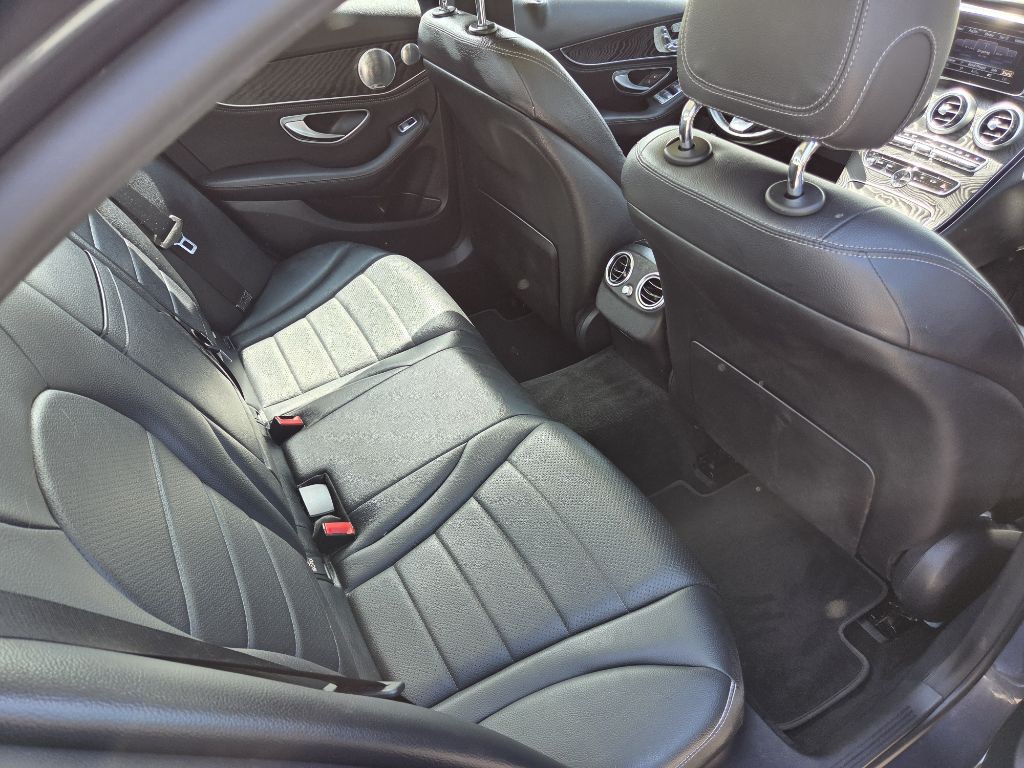 2015 Mercedes-Benz C-Class Image 16