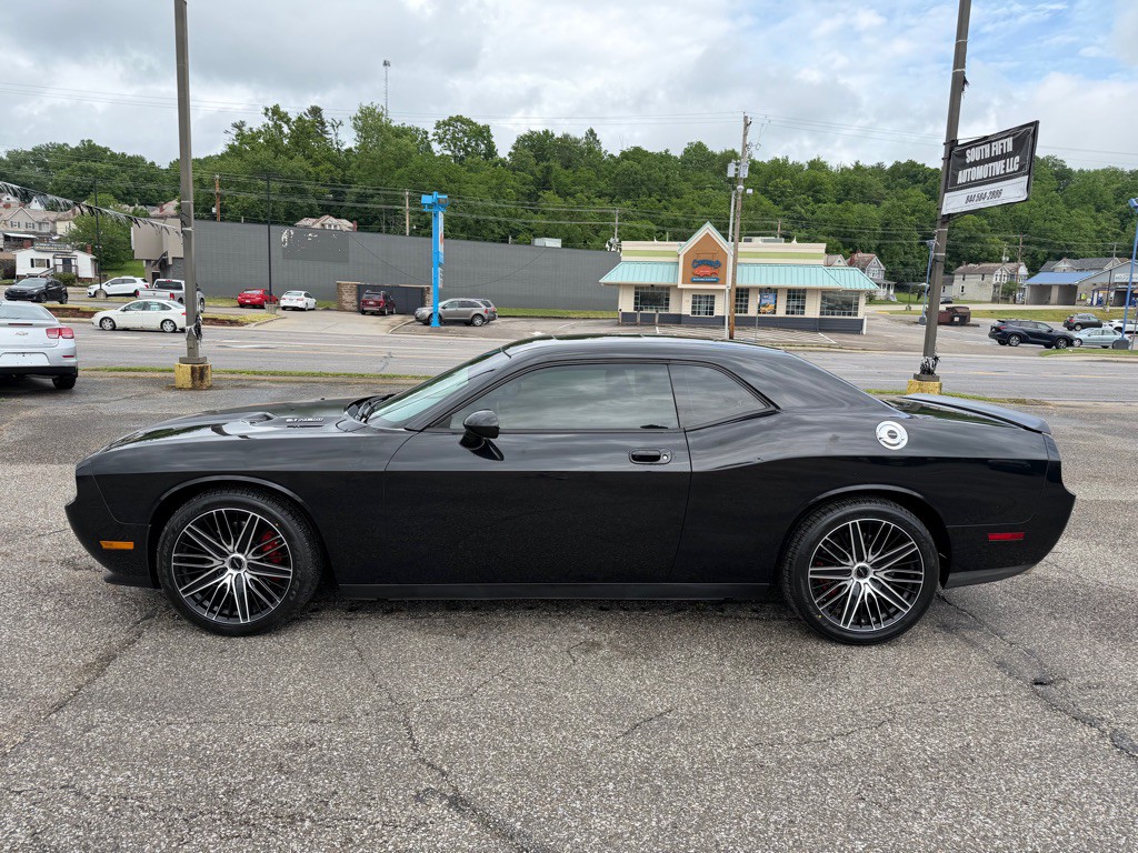 2010 Dodge Challenger Image 9