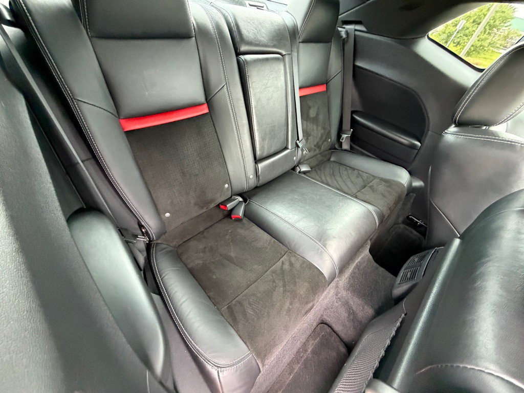 2010 Dodge Challenger Image 14
