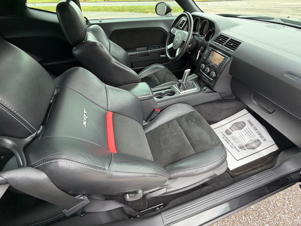 2010 Dodge Challenger Image 15