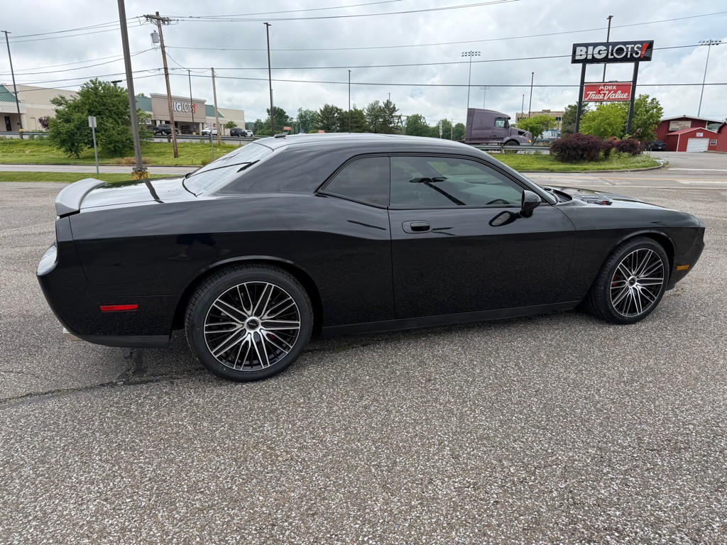 2010 Dodge Challenger Image 18