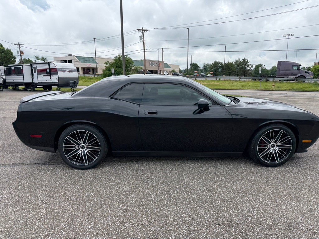 2010 Dodge Challenger Image 23