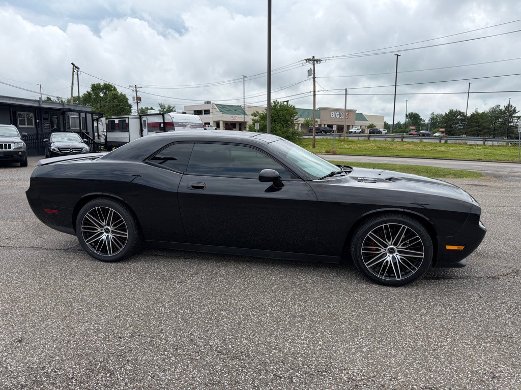 2010 Dodge Challenger Image 25
