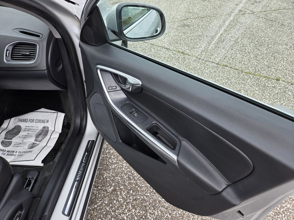 2015 Volvo S60 Image 13