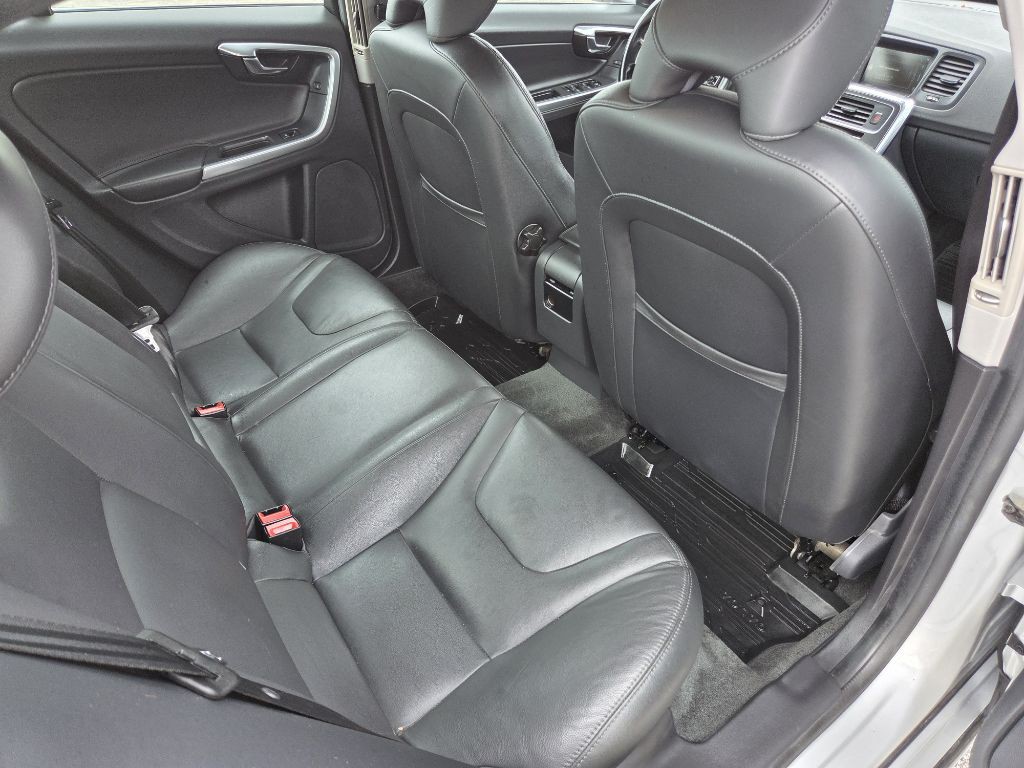 2015 Volvo S60 Image 16