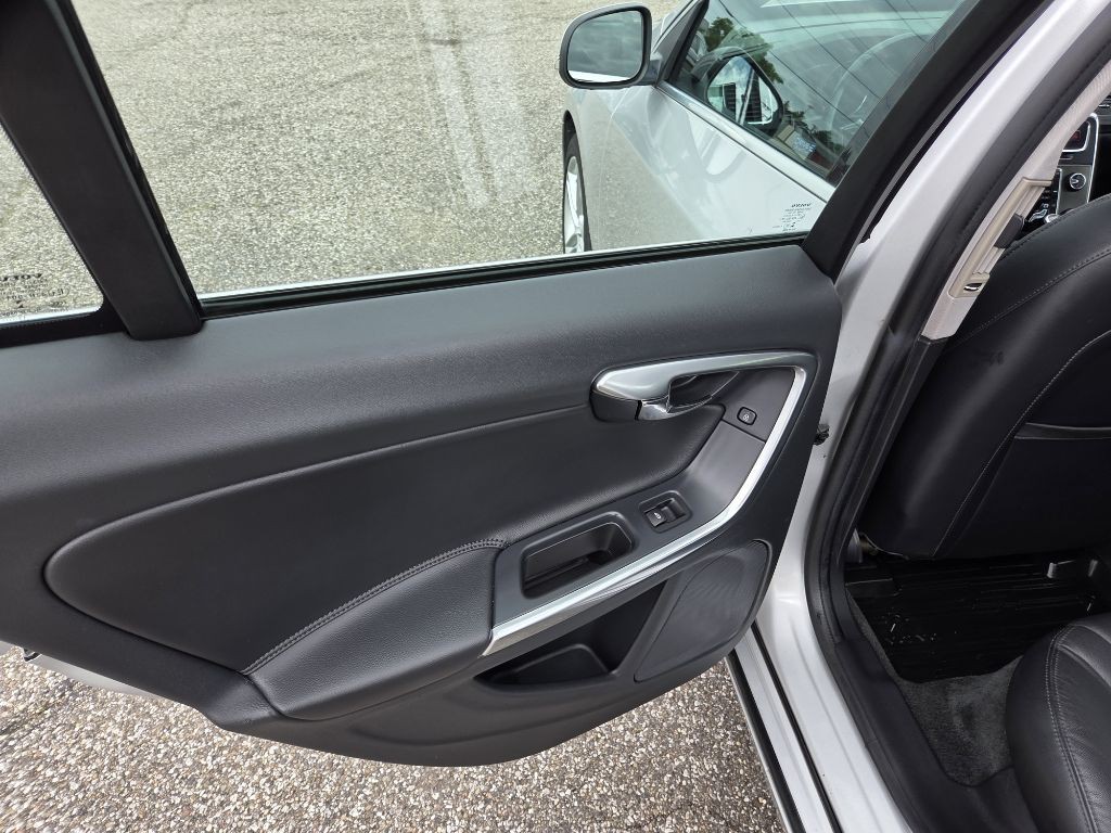 2015 Volvo S60 Image 17