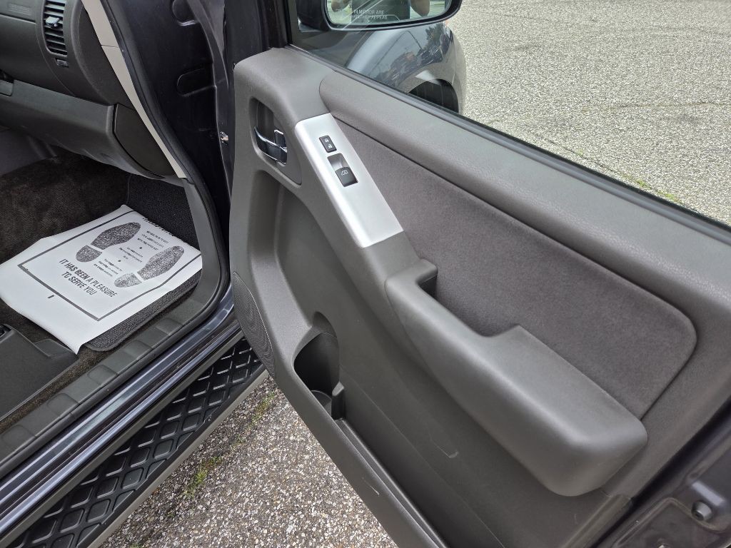 2012 Nissan Pathfinder Image 13