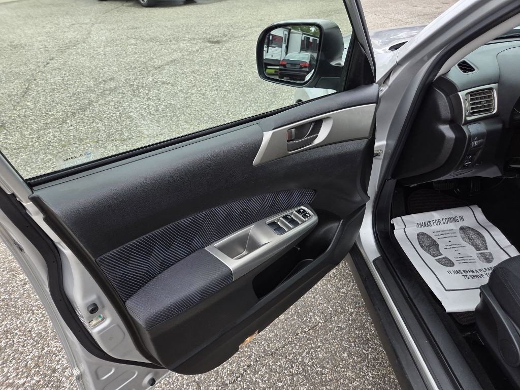 2010 Subaru Forester Image 10