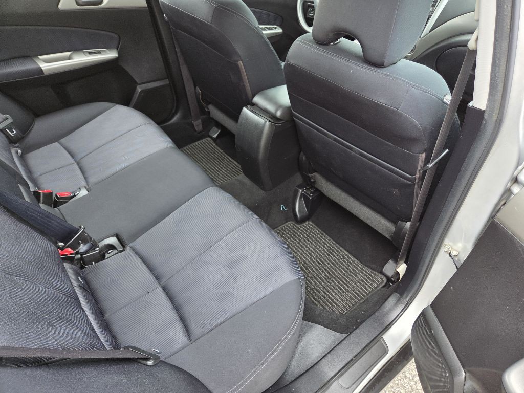 2010 Subaru Forester Image 16