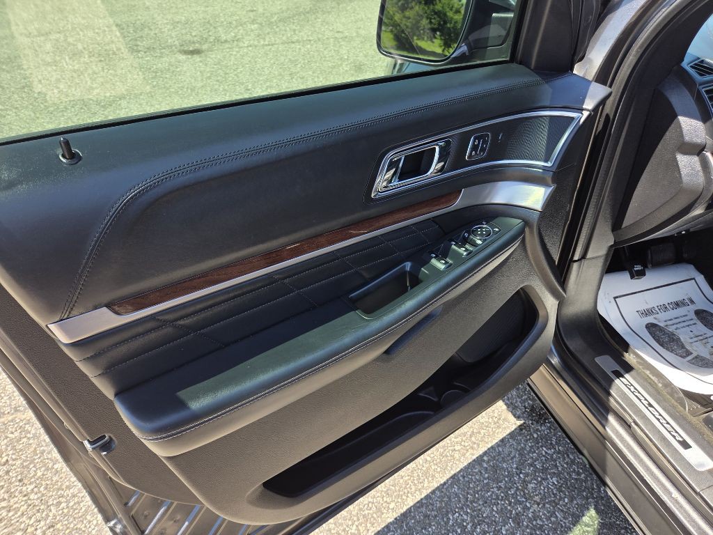 2017 Ford Explorer Image 10
