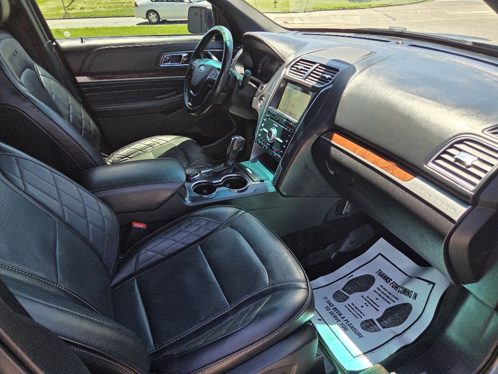 2017 Ford Explorer Image 14