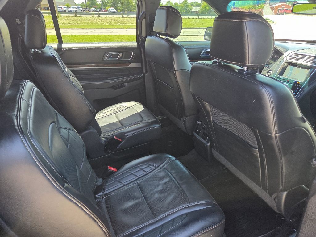 2017 Ford Explorer Image 16