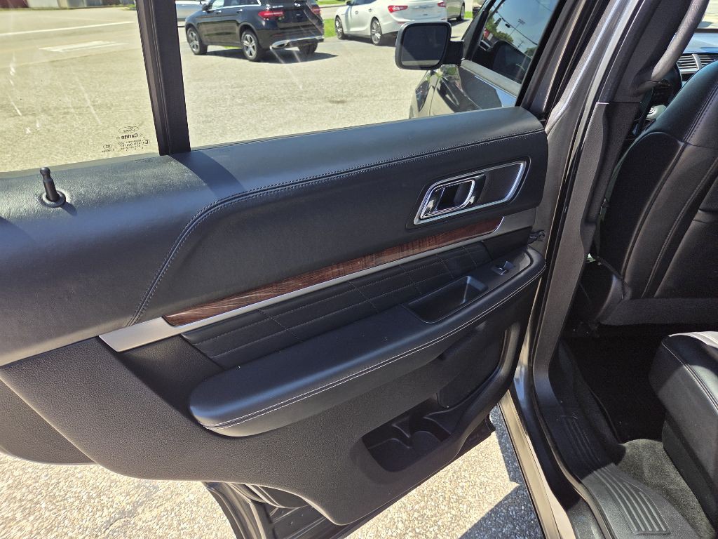 2017 Ford Explorer Image 17