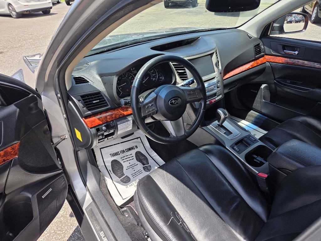 2011 Subaru Outback Image 11