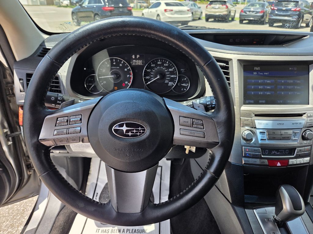 2011 Subaru Outback Image 12