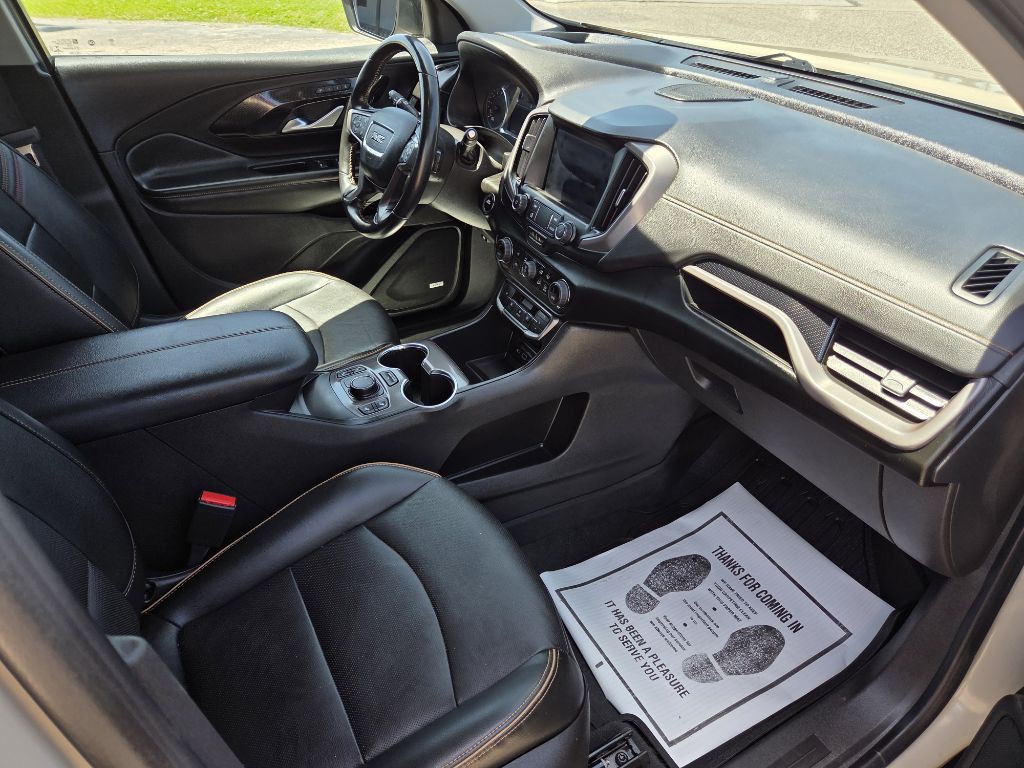 2022 GMC Terrain Image 14