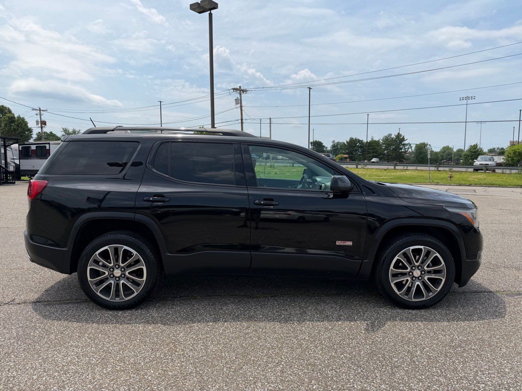 2017 GMC Acadia Image 4