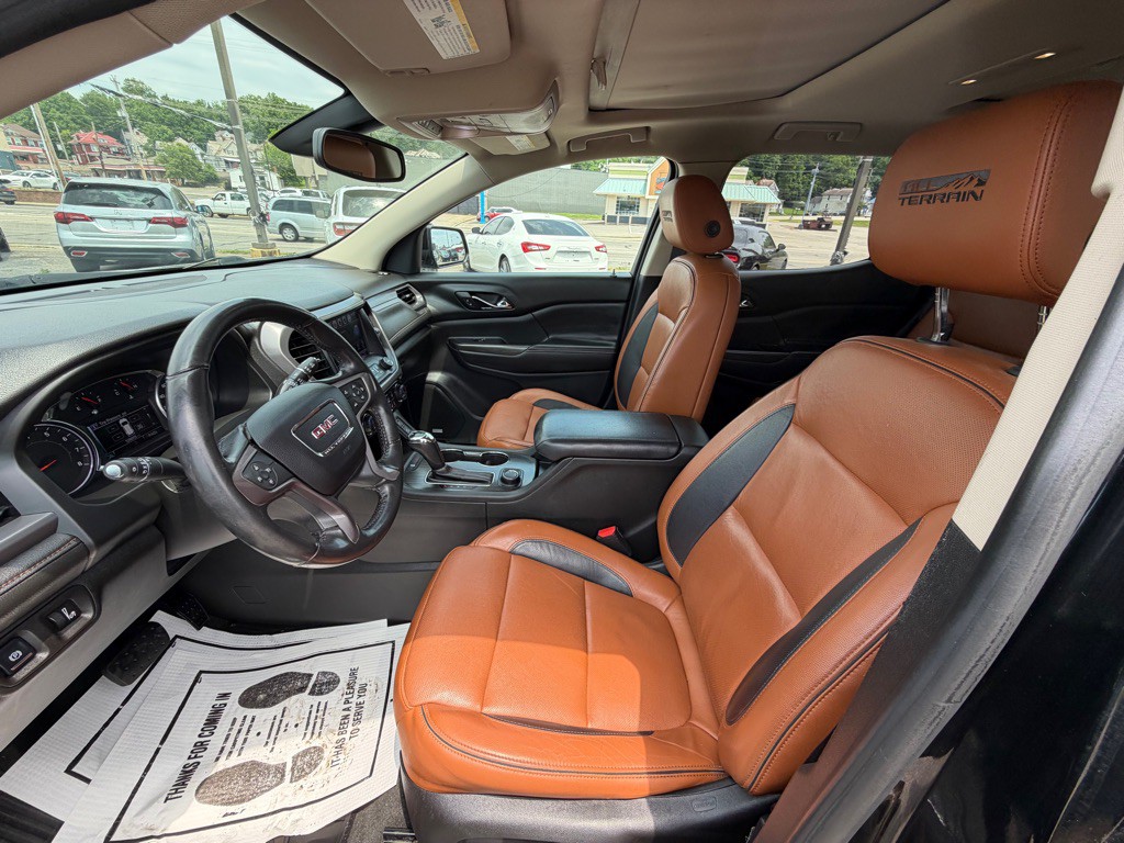2017 GMC Acadia Image 9