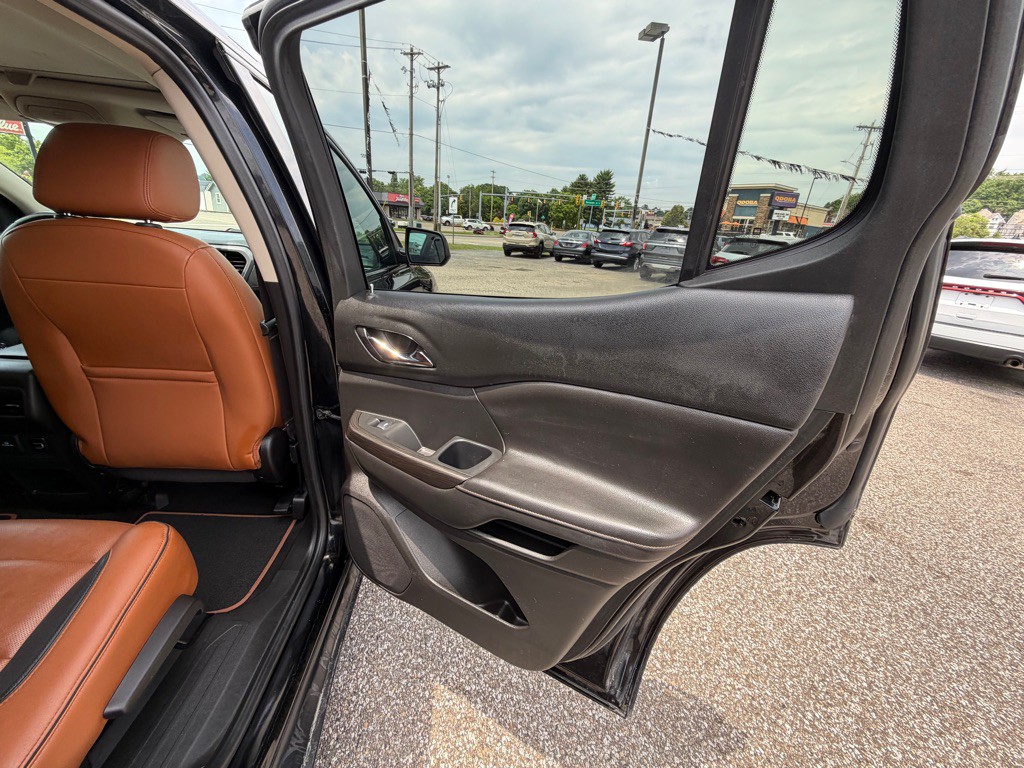 2017 GMC Acadia Image 17
