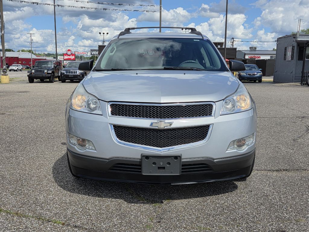 2012 Chevrolet Traverse Image 2