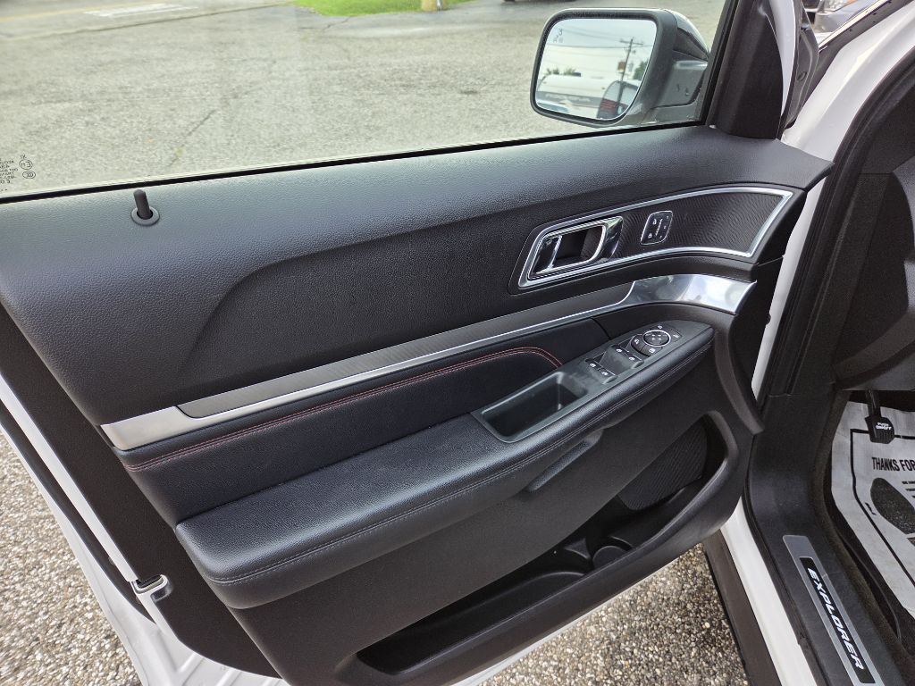 2018 Ford Explorer Image 9