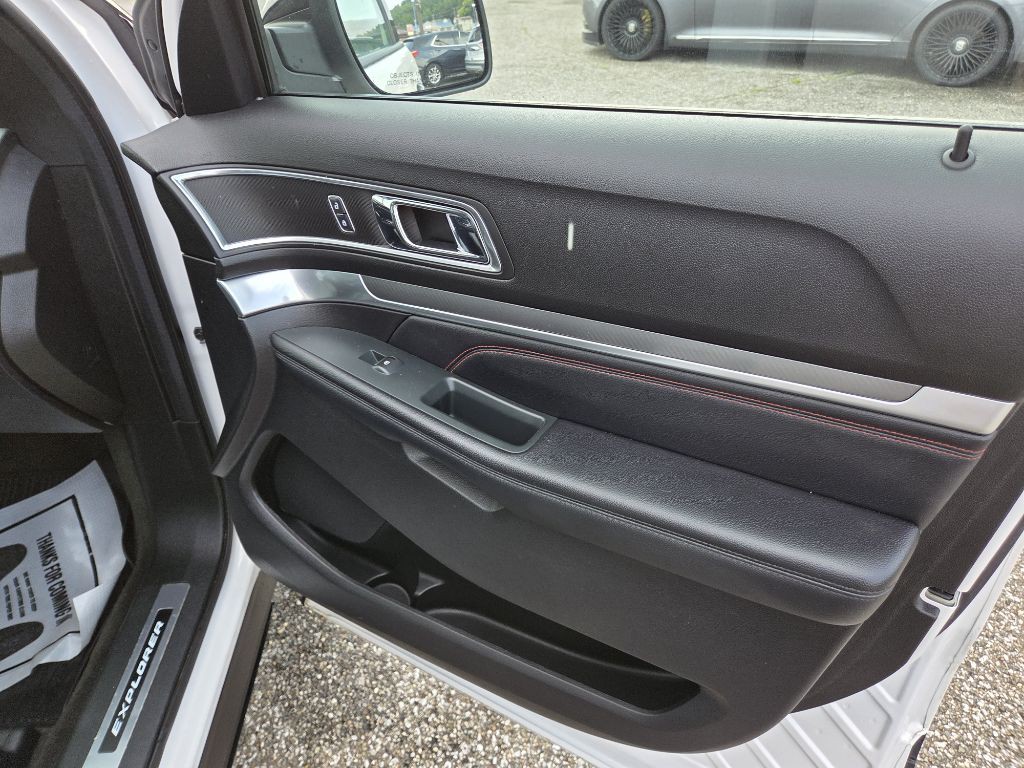 2018 Ford Explorer Image 12