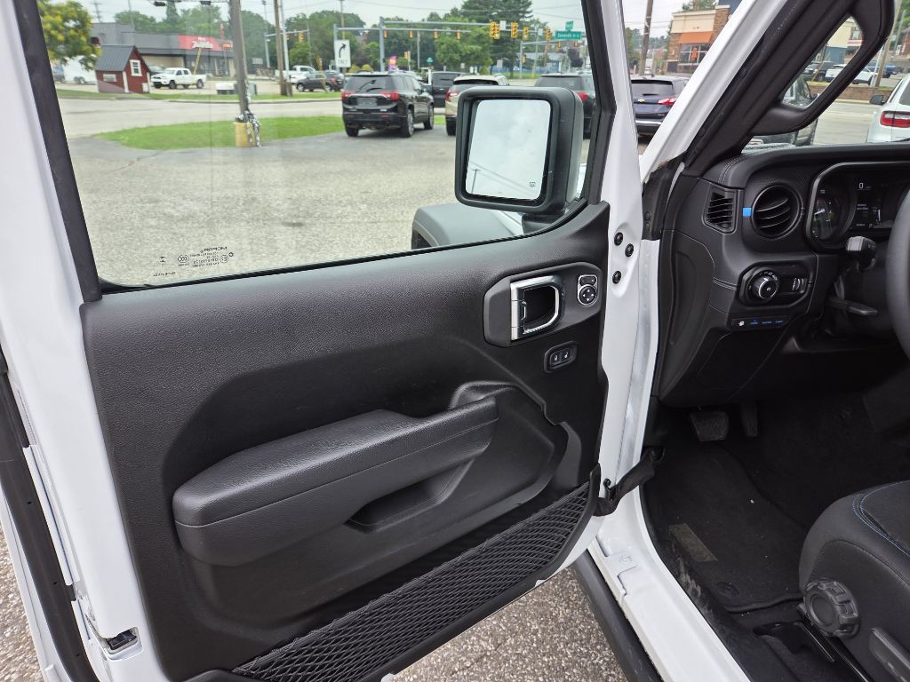 2025 Jeep Wrangler Image 10