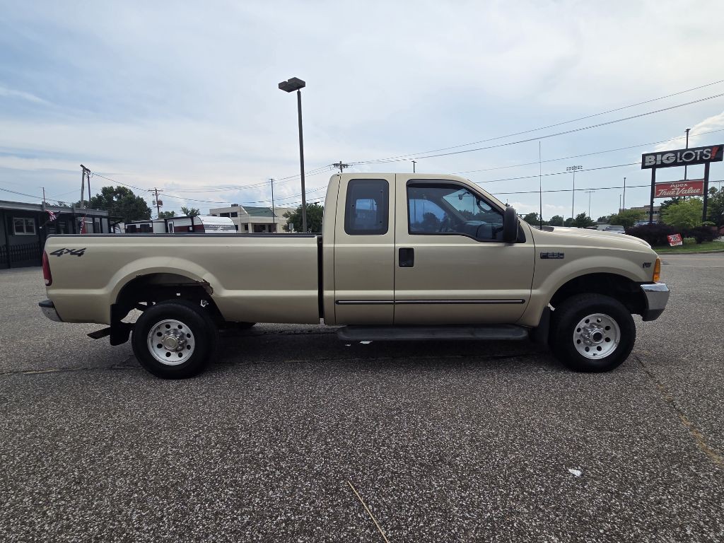 2000 Ford F-250 Image 2