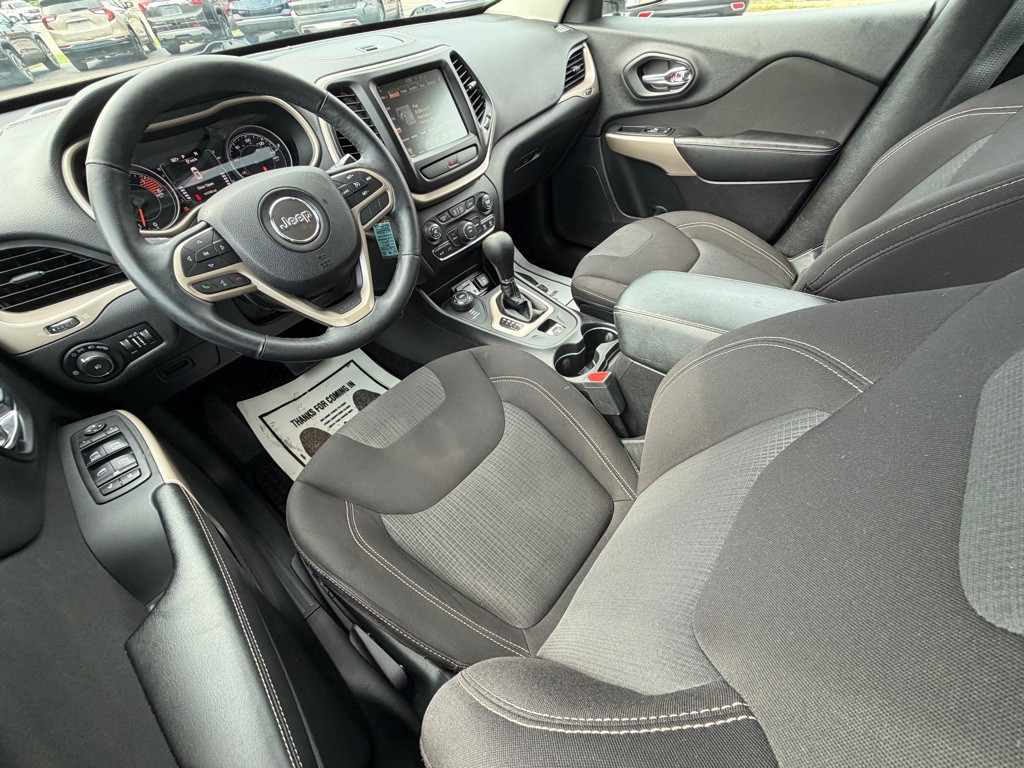 2017 Jeep Cherokee Image 14