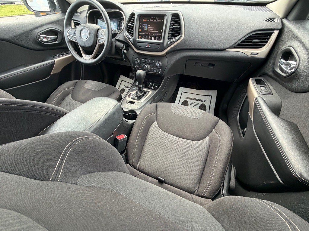 2017 Jeep Cherokee Image 16