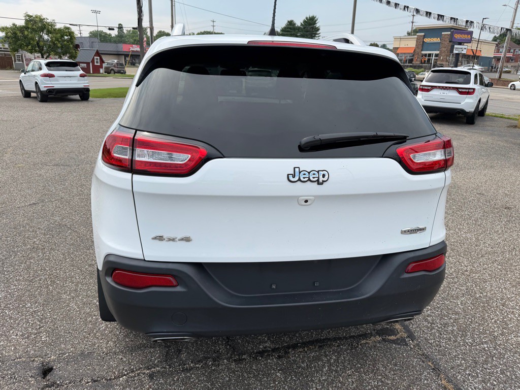 2017 Jeep Cherokee Image 24