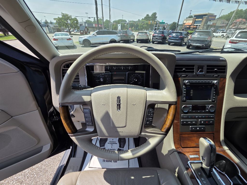 2013 Lincoln Navigator Image 11