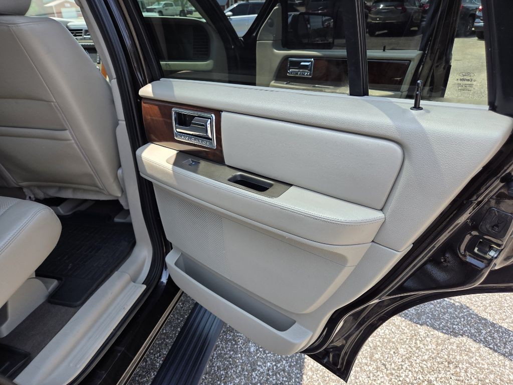 2013 Lincoln Navigator Image 14