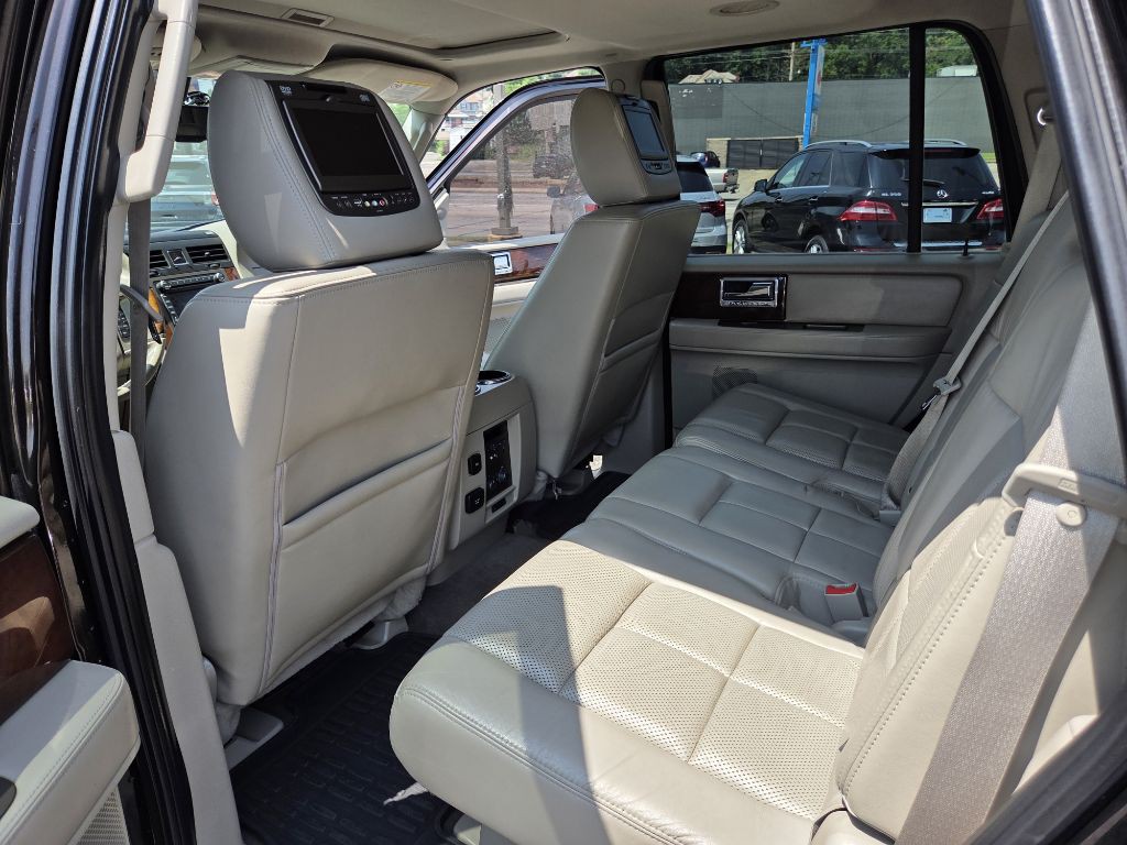 2013 Lincoln Navigator Image 17