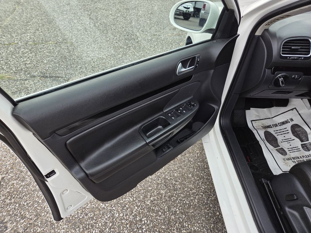2013 Volkswagen Jetta Image 9