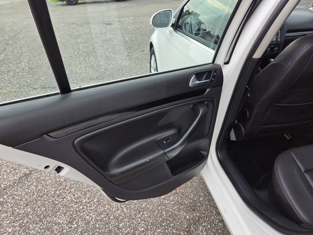 2013 Volkswagen Jetta Image 16