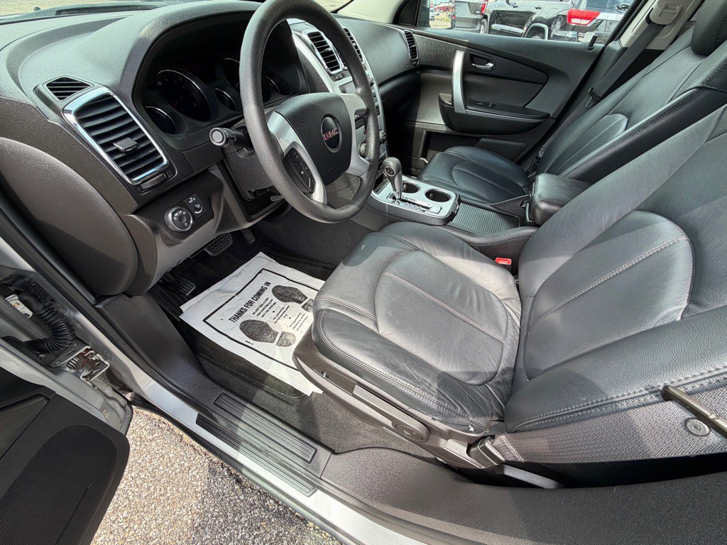 2010 GMC Acadia Image 12