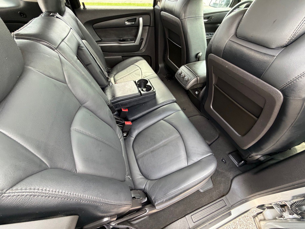 2010 GMC Acadia Image 15